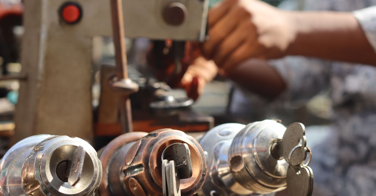 What to Do Before You Call — and Why You Still Should — Ardsley Locksmith